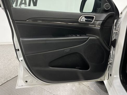 Used 2020 Jeep Grand Cherokee Limited X image 16