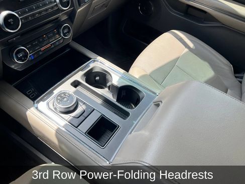 Used 2018 Ford Expedition XLT w/ Equipment Group 202A RWD image 21