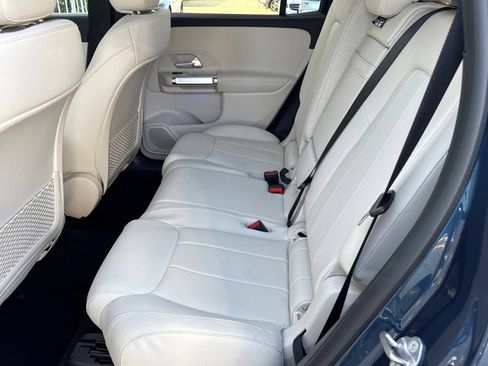 Used 2022 Mercedes-Benz GLB 250 image 37