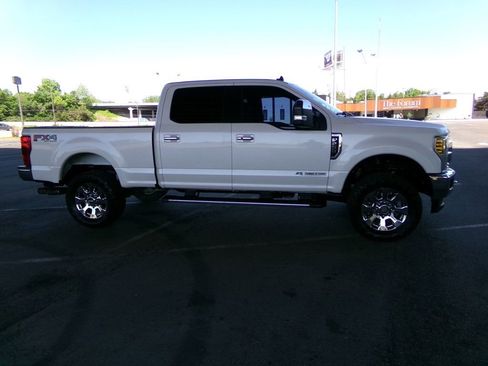 Used 2019 Ford F250 Lariat w/ Lariat Ultimate Package AWD/4WD image 5