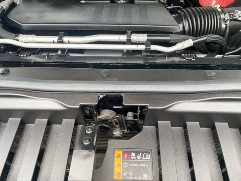 Used 2022 Chevrolet Silverado 1500 LT AWD/4WD image 20
