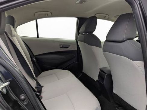 Used 2022 Toyota Corolla LE FWD image 17