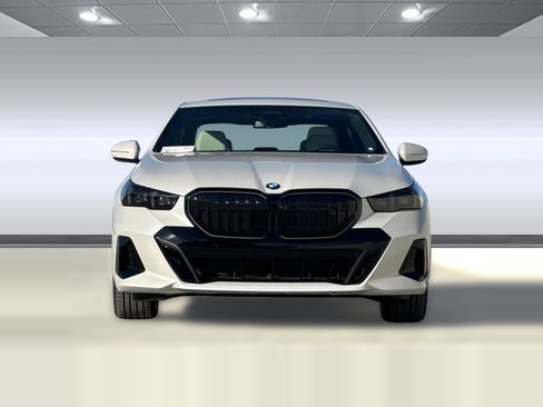 New 2026 BMW 530i xDrive w/ M Sport Package AWD/4WD image 5