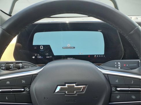Used 2025 Chevrolet Equinox ACTIV w/ Safety and Technology Package AWD/4WD image 22