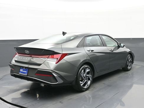 Certified 2025 Hyundai Elantra Sport image 4