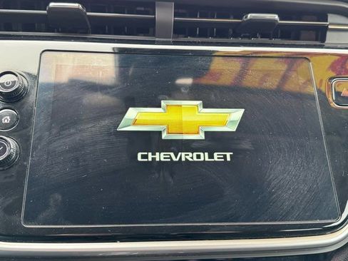 Used 2023 Chevrolet Bolt EUV LT image 13