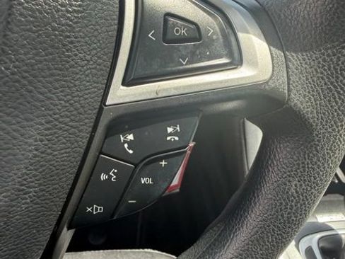 Used 2015 Ford Fusion SE FWD image 20
