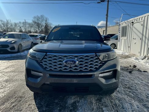 Used 2022 Ford Explorer Platinum w/ Equipment Group 601A image 2