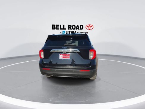 Used 2022 Ford Explorer XLT image 8