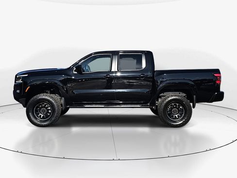Used 2023 Nissan Frontier SV w/ Midnight Edition Package image 8