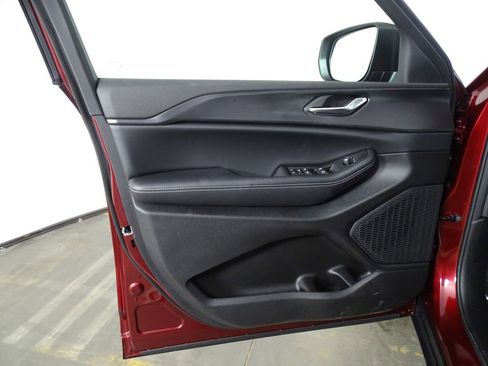 New 2025 Jeep Grand Cherokee Laredo image 15