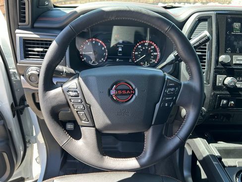 Used 2024 Nissan Titan PRO-4X w/ Pro-4x Convenience Package AWD/4WD image 14