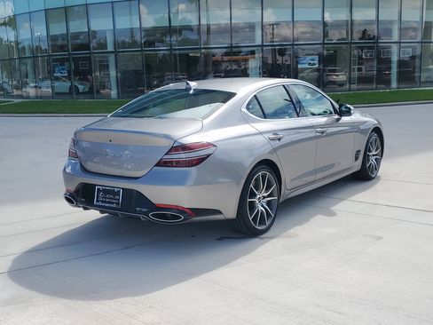 Used 2025 Genesis G70 2.5T image 11