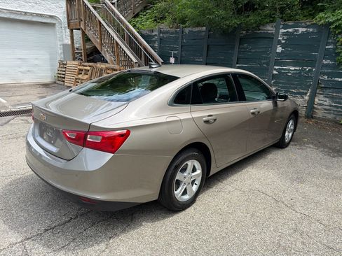 Used 2025 Chevrolet Malibu LS FWD image 9