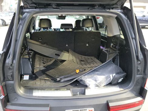 Used 2025 Hyundai Santa Fe Limited image 18