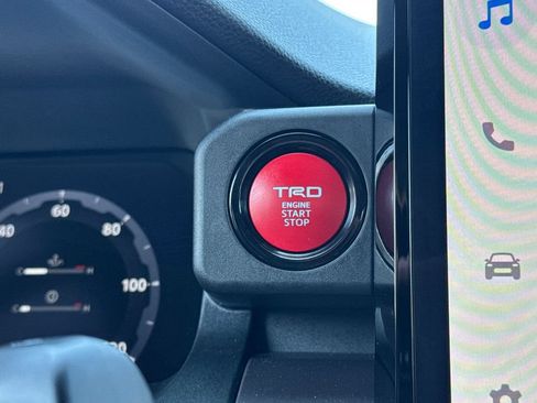 Used 2025 Toyota Tacoma TRD Sport AWD/4WD image 21