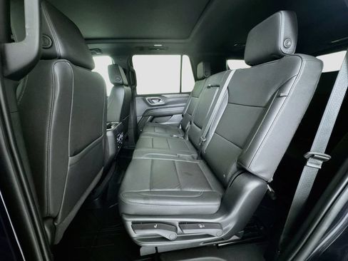 Used 2022 Chevrolet Tahoe Z71 w/ Luxury Package AWD/4WD image 23