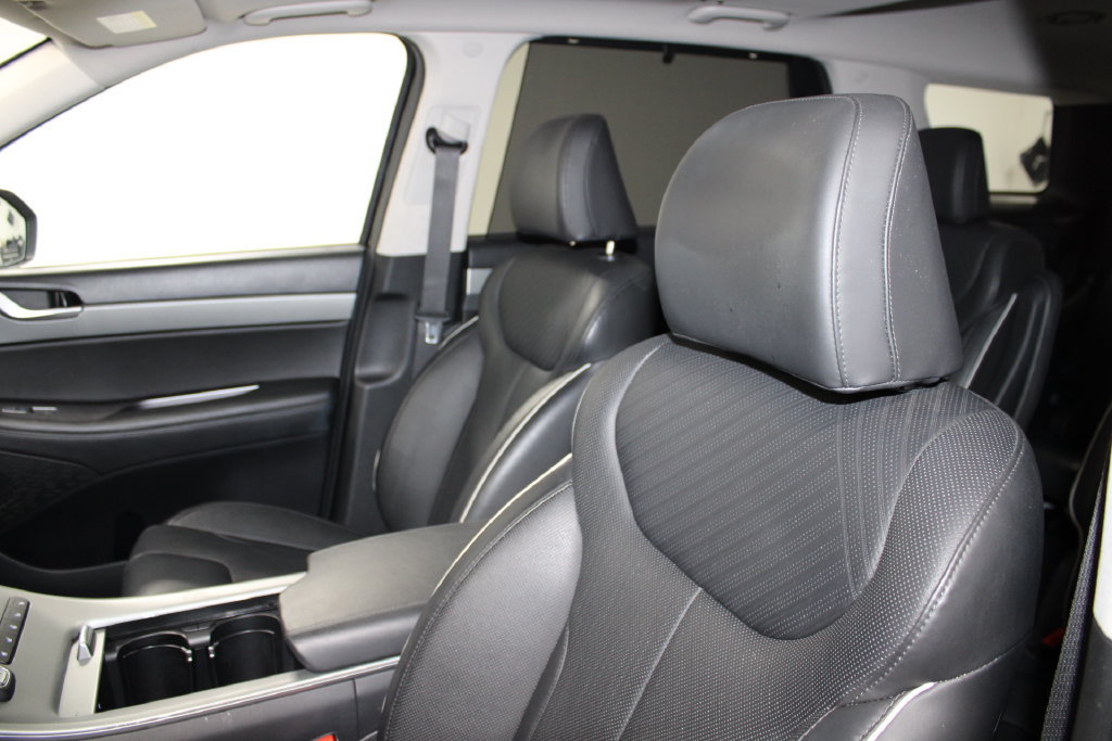 Used 2024 Hyundai Palisade SEL w/ Premium Package FWD image 13