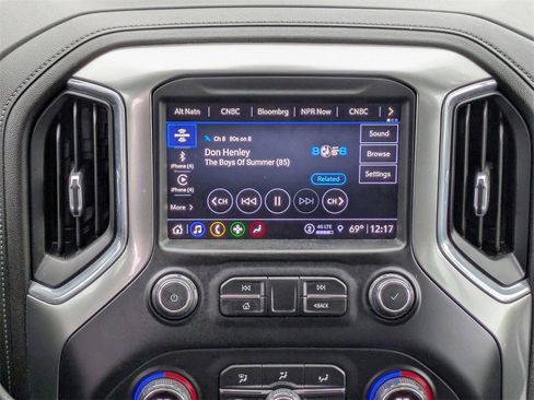 Used 2021 Chevrolet Silverado 1500 LTZ image 18