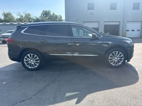 Used 2019 Buick Enclave Essence AWD/4WD image 2