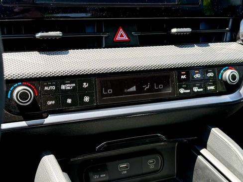 Certified 2025 Kia Sportage LX AWD/4WD image 20