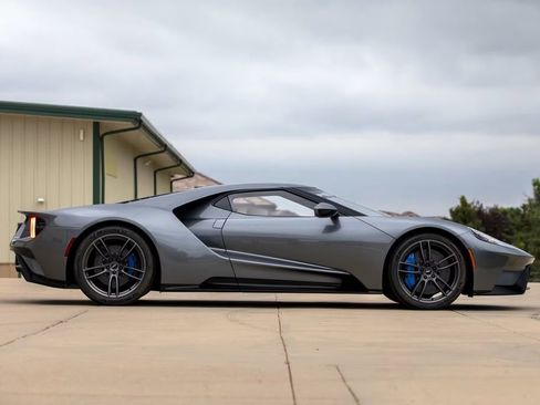 Used 2018 Ford GT RWD image 3