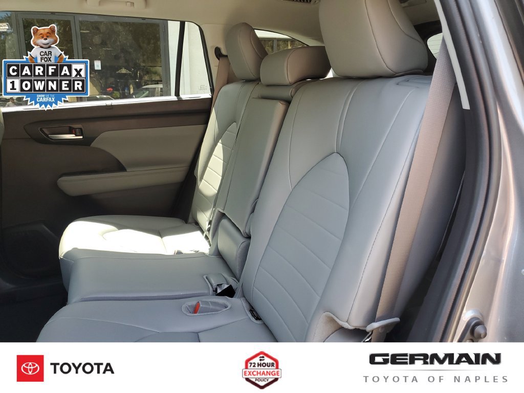 Used 2025 Toyota Highlander XLE FWD image 20