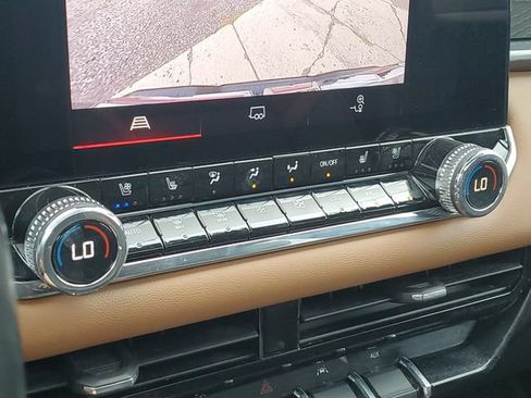 Used 2023 GMC Canyon AT4 w/ AT4 Premium Package AWD/4WD image 30