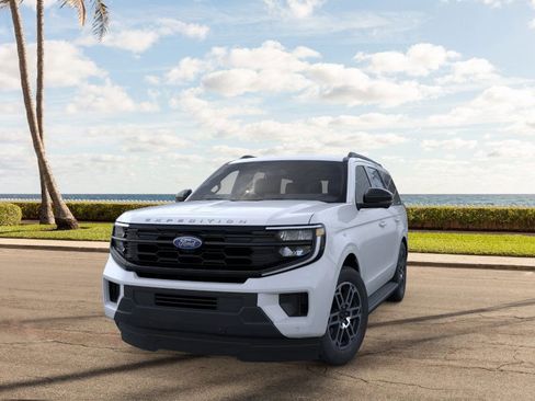 New 2026 Ford Expedition Active RWD image 2