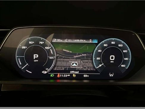 Used 2022 Audi e-tron Premium Plus w/ Premium Plus Package image 22