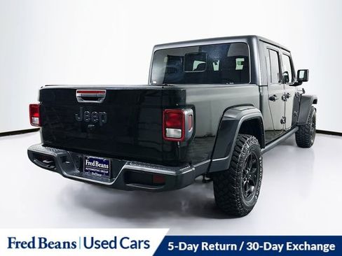 Certified 2022 Jeep Gladiator Willys image 8