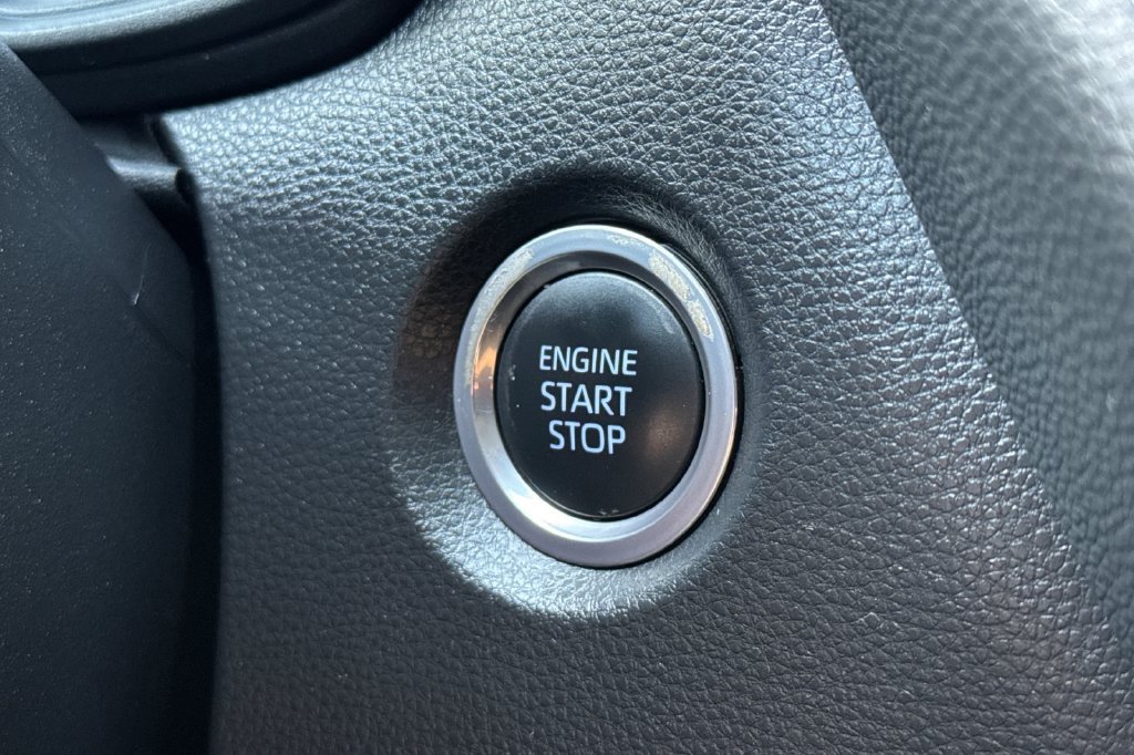 Used 2021 Toyota Corolla LE w/ LE Convenience Package FWD image 20