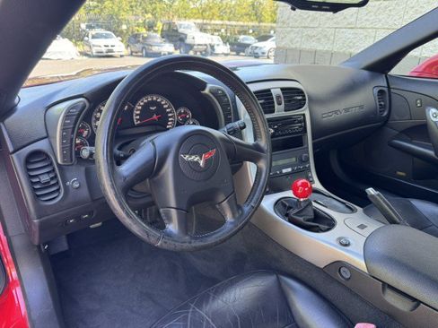 Used 2005 Chevrolet Corvette Coupe w/ Preferred Equipment Group RWD image 6