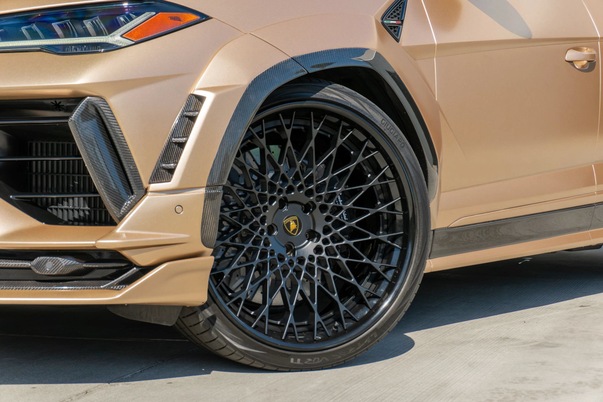 Used 2023 Lamborghini Urus Performante AWD/4WD image 24
