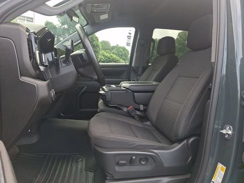 Used 2025 Chevrolet Silverado 1500 LT RWD image 13