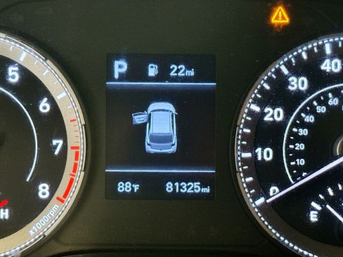 Used 2022 Hyundai Venue SEL image 8