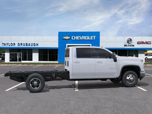 New 2026 Chevrolet Silverado 3500 LT image 5