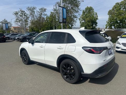 Used 2023 Honda HR-V Sport image 4