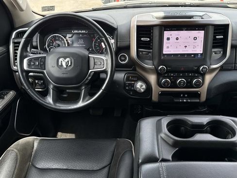 Used 2022 RAM 1500 Laramie AWD/4WD image 3