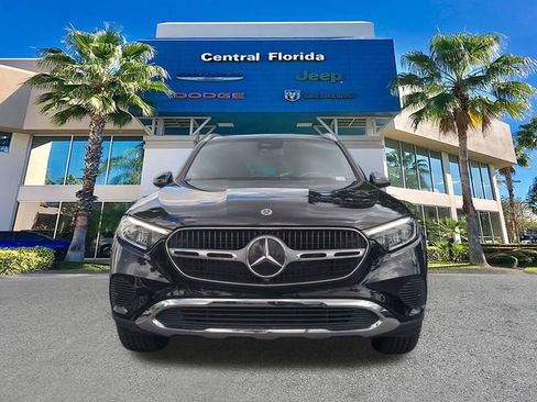 Used 2025 Mercedes-Benz GLC 300 image 3