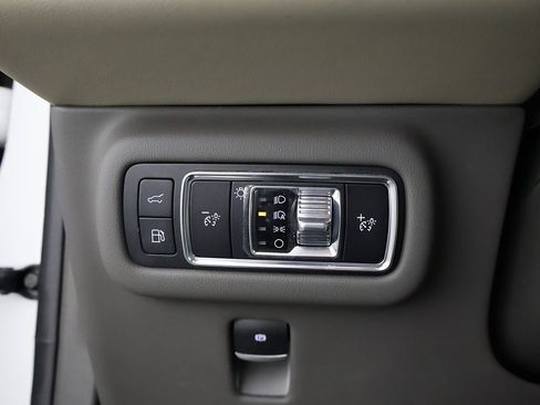 Used 2024 Lincoln Nautilus Reserve w/ Equipment Group 202A AWD/4WD image 45