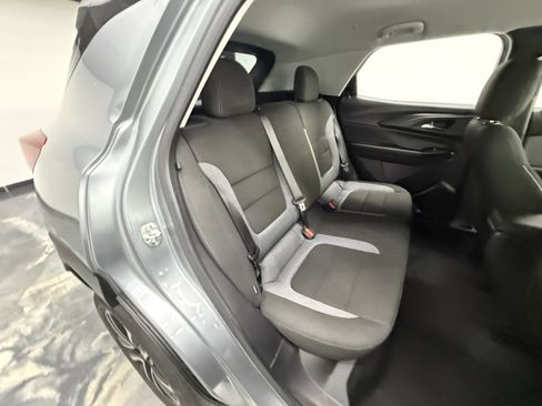 Used 2025 Chevrolet TrailBlazer LT AWD/4WD image 23