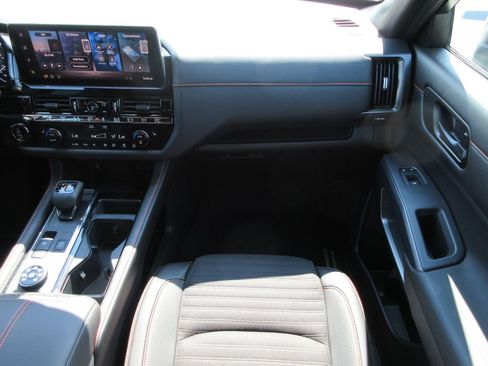 Used 2026 Nissan Pathfinder Rock Creek AWD/4WD image 17