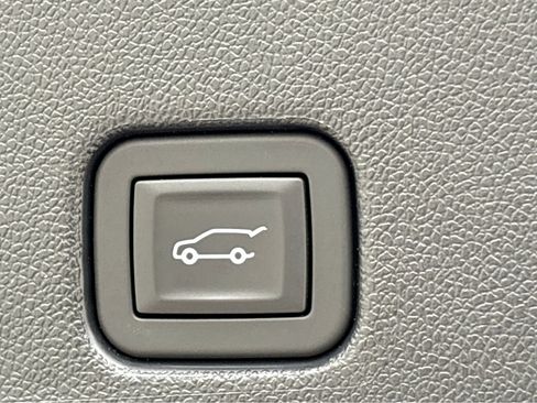 Used 2025 Buick Enclave Preferred FWD image 20