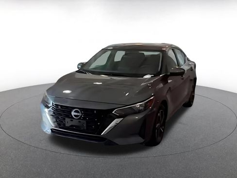 Used 2025 Nissan Sentra SV FWD image 2