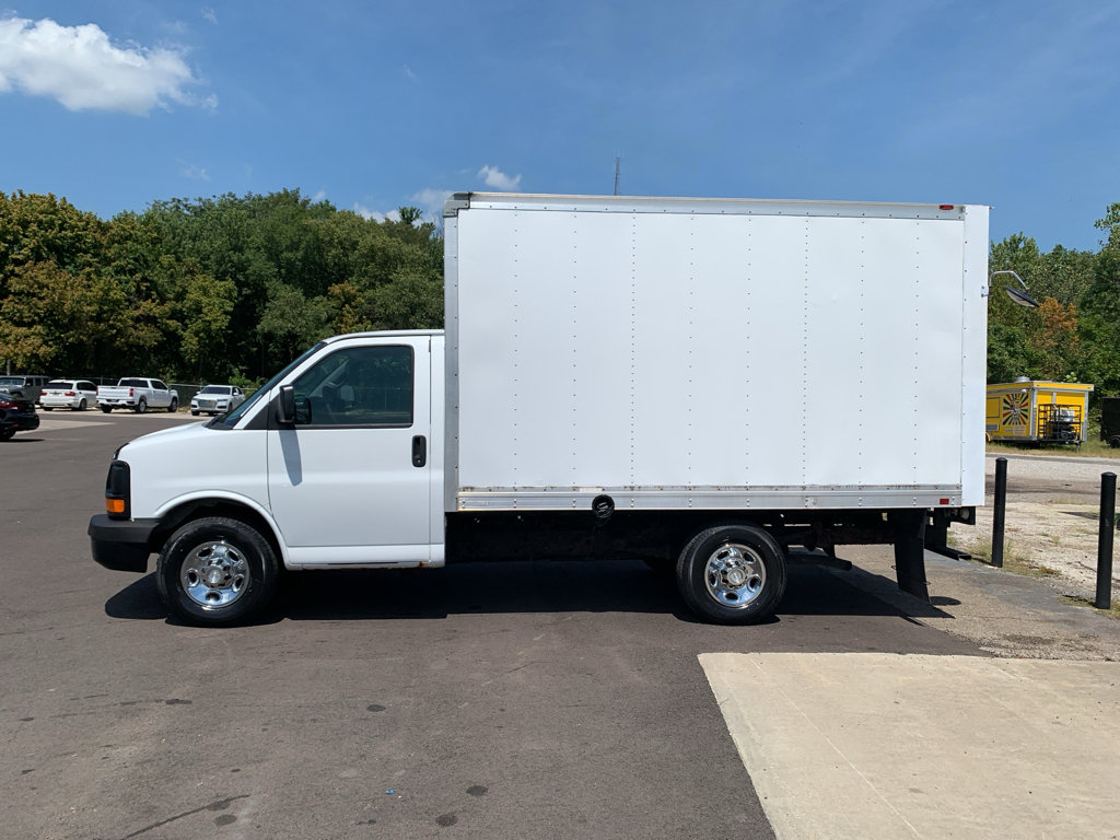 Used 2017 Chevrolet Express 3500 RWD image 6