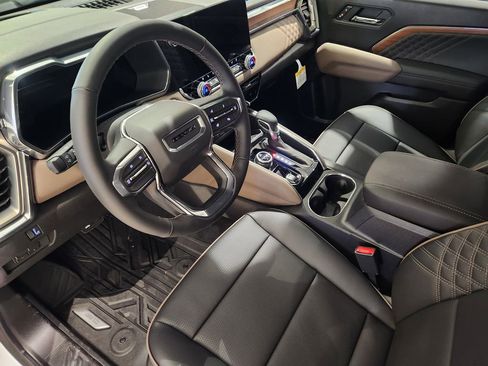 New 2026 GMC Canyon Denali image 14