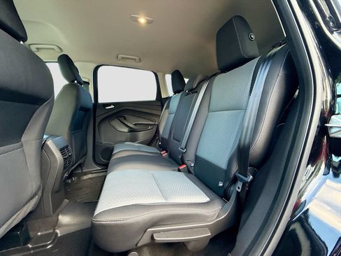 Used 2018 Ford Escape SE w/ SE Sync 3 Package AWD/4WD image 25