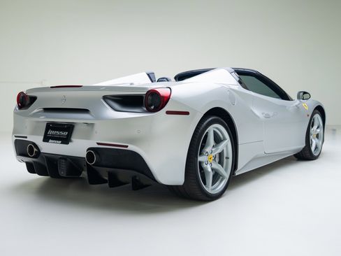 Used 2017 Ferrari 488 Spider RWD image 28