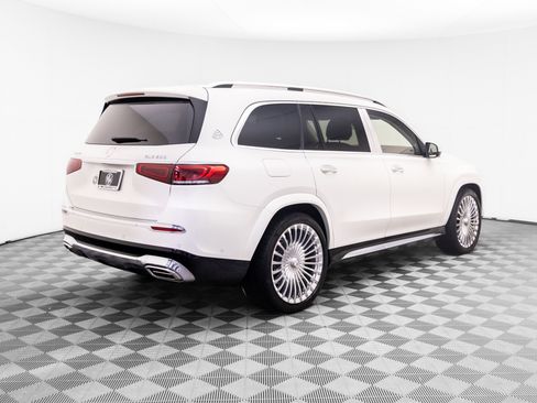 Used 2023 Mercedes-Benz Maybach GLS 600 4MATIC image 5